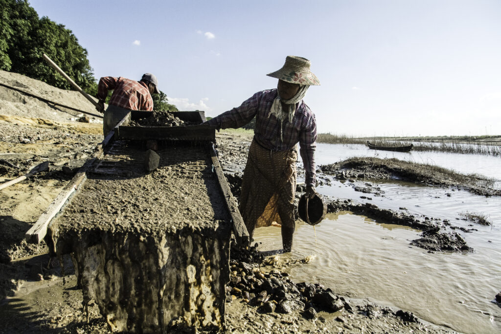 Uncontrolled gold mining booms in Kachin State