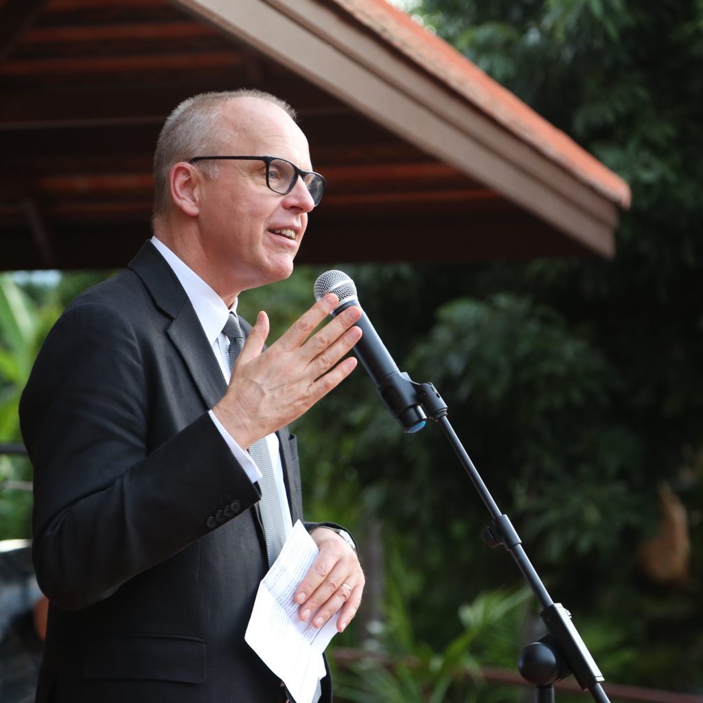 Swedish Ambassador to Thailand, Lao PDR, and Myanmar Staffan Herrström speaks at the ceremony.