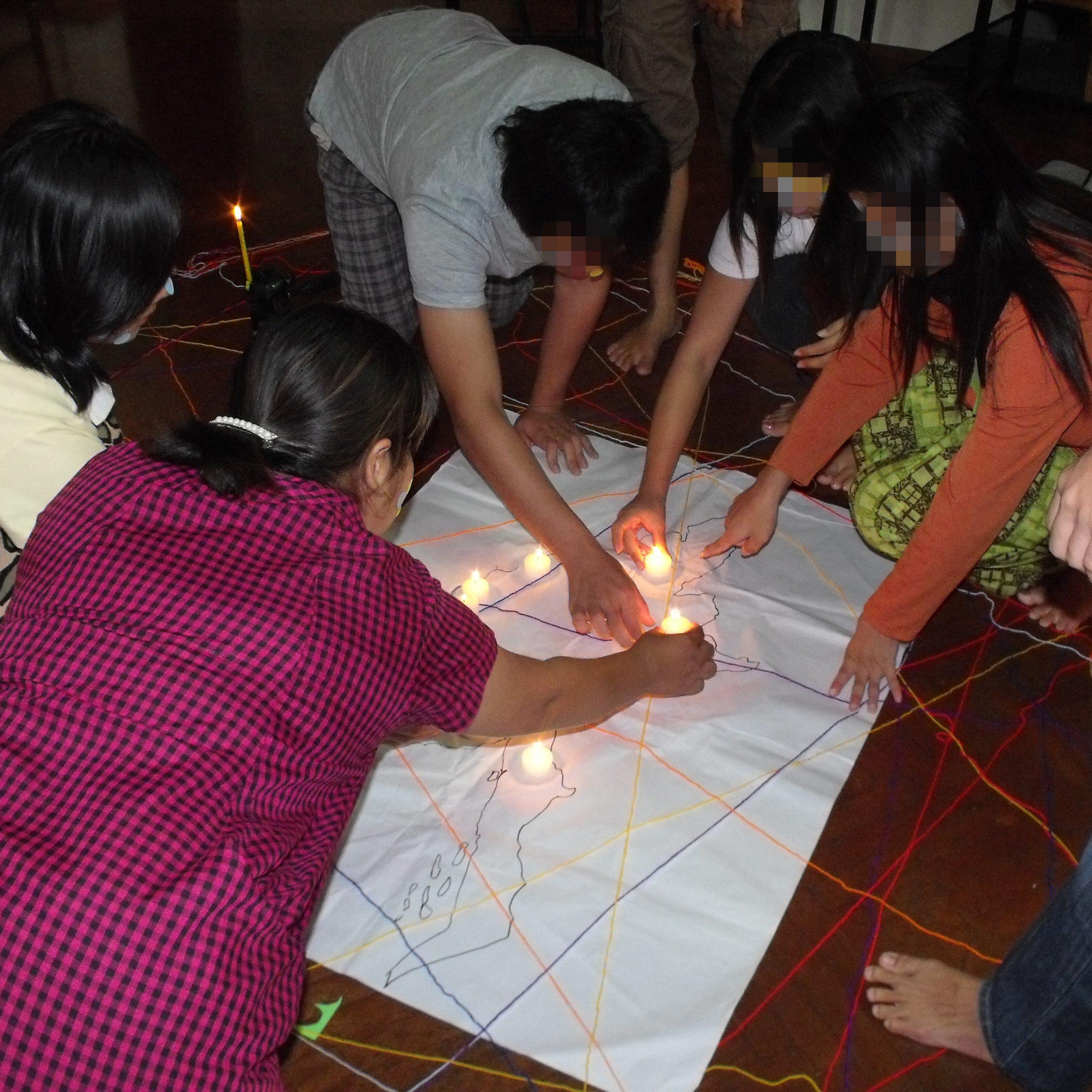 Students wishing for peace in Burma