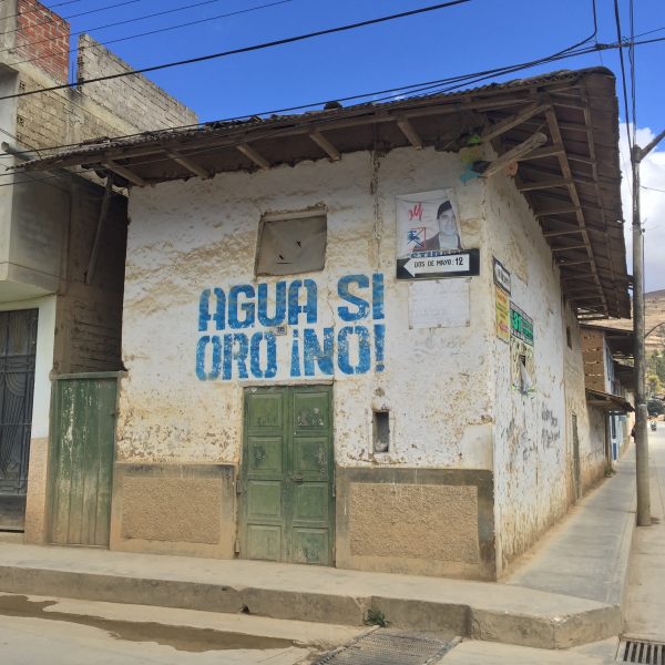 Agua Sí. Oro ¡No!
