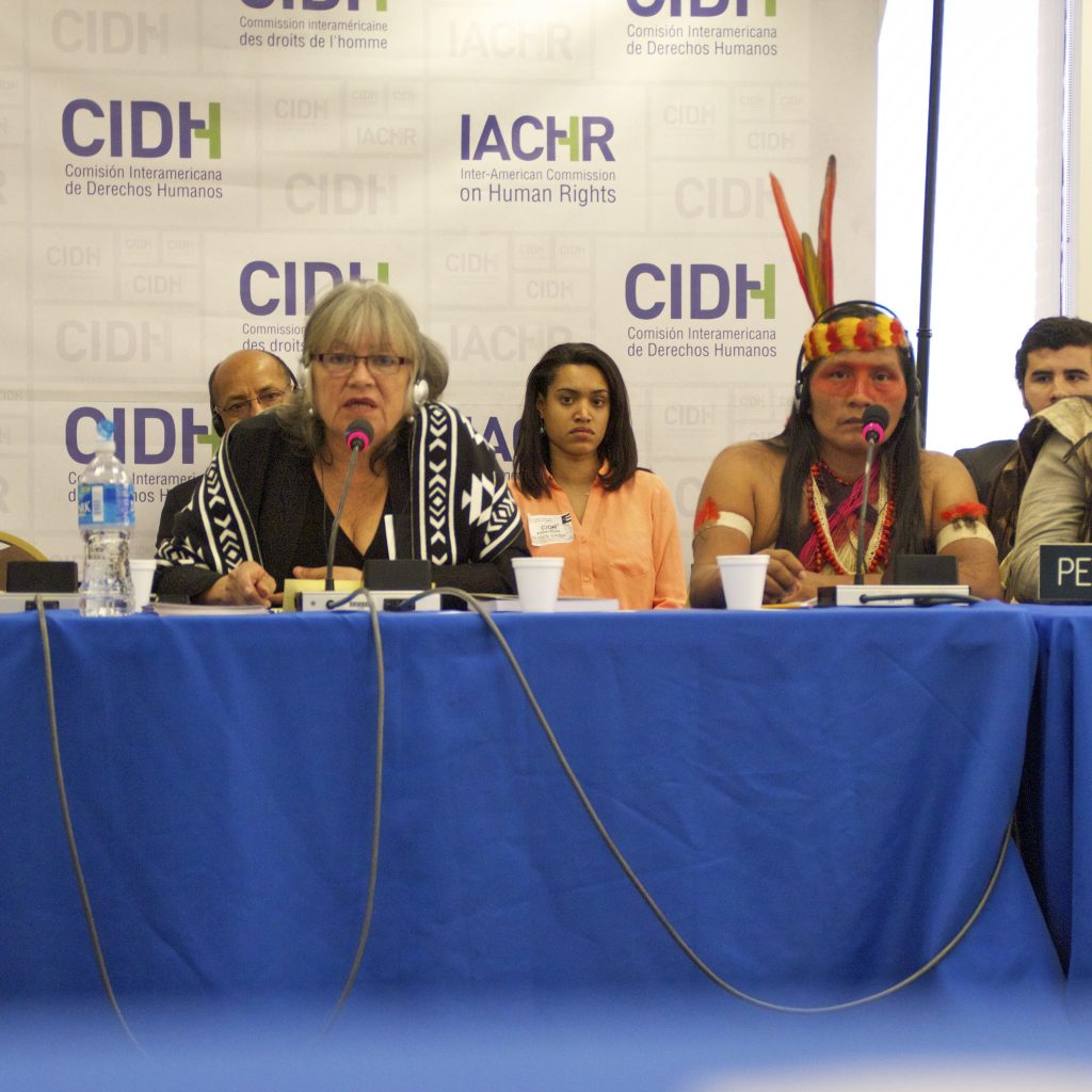 (De izquierda a derecha) Esperanza Martínez, Margoth Escobar , Alicia Huetica , Gloria Ushigua hablan ante de la CIDH .