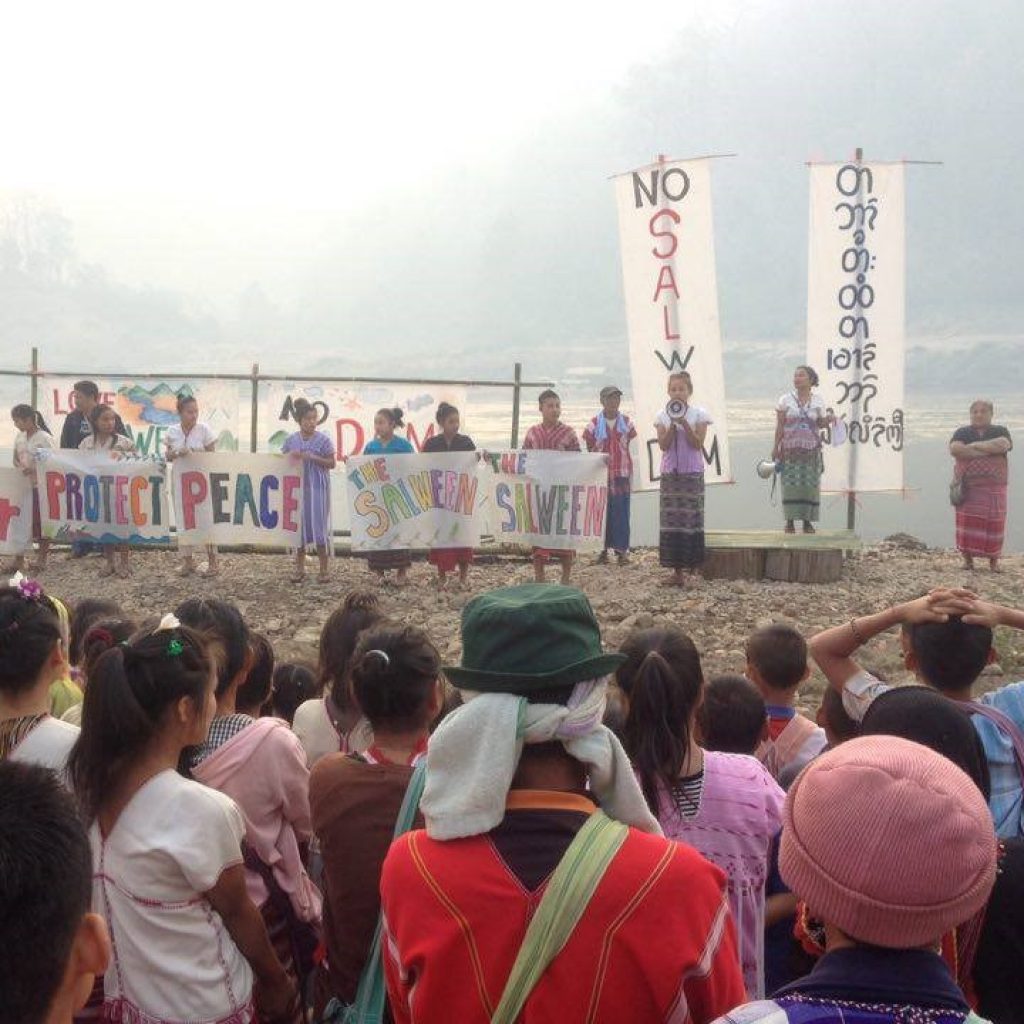 Over 1,000 people from both sides of the Salween River met at Ei Thu Tha village in Myanmar to take the river bank, defend their rights over the sacred river and demonstrate their united position against the Hatgyi dam.
